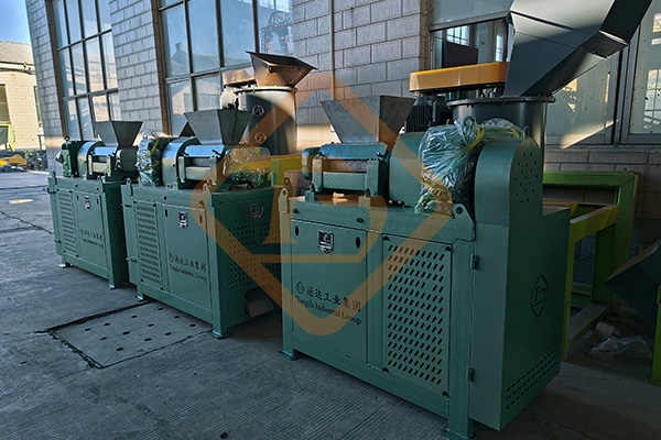 中藥渣蘑菇菌渣粉碎機(jī)