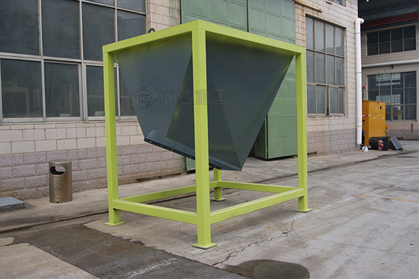 有機(jī)肥生產(chǎn)線設(shè)備緩存小料倉(cāng)