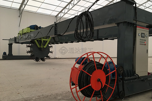 大型輪盤式翻堆機