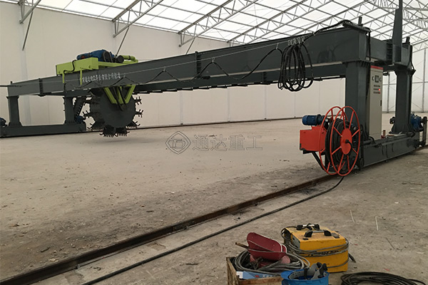 18米跨度液壓雙輪盤有機肥翻拋機